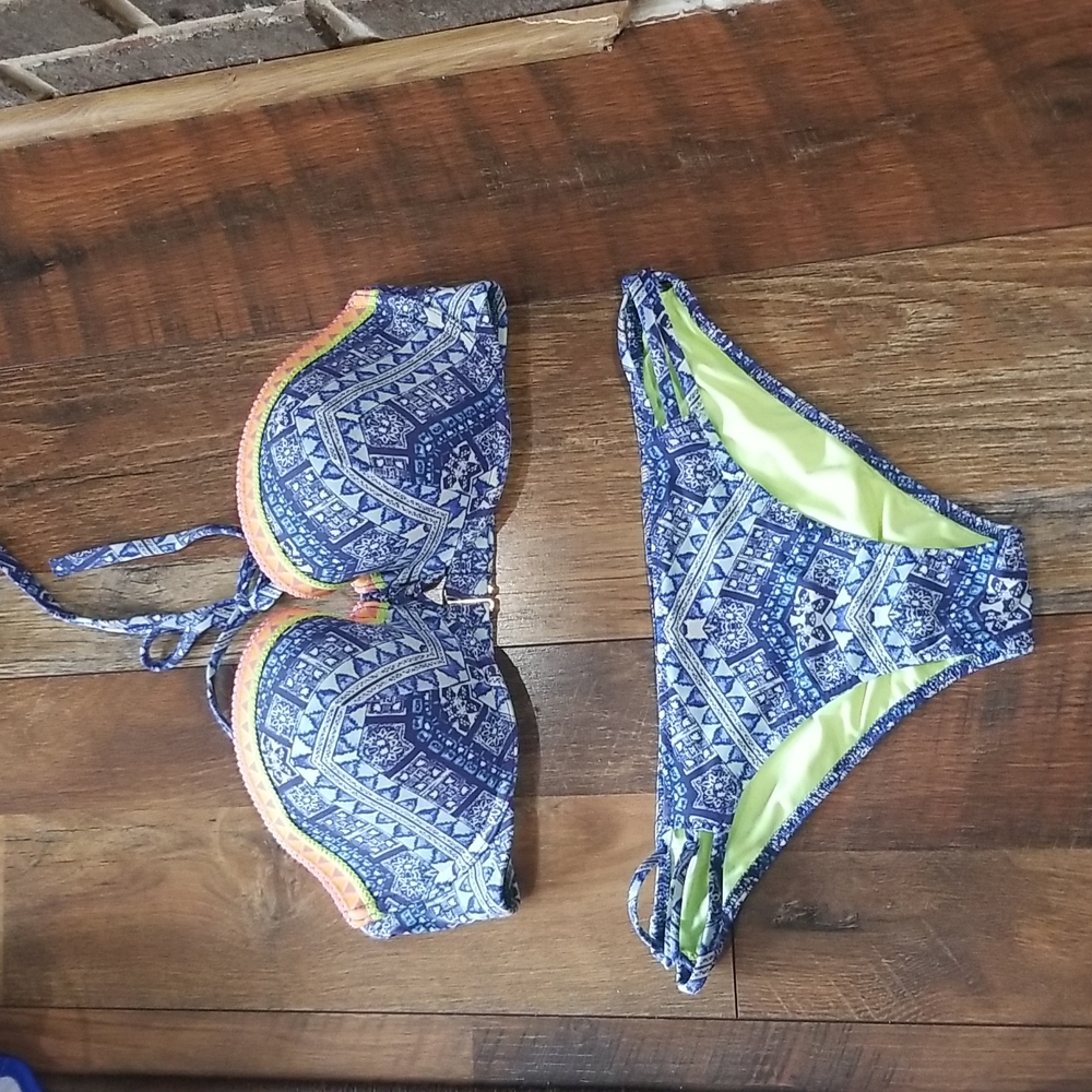 Victoria Secret 36D Bikini Top and Medium Bottom
